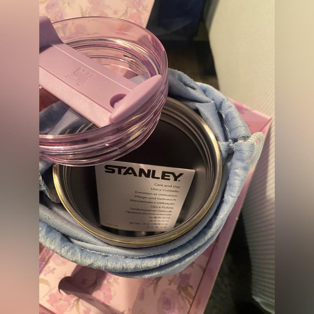 Stanley 40oxz tumbler NEW in box, straw. Velvet bag, LoveShackFancy - Picture 2 of 6